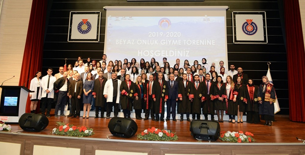 KSÜ’de Diş Hekimi Adayları Beyaz Önlüklerini Törenle Giydi