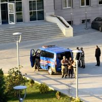 Kömür çalarken suçüstü yakalanan 4 zanlıdan biri tutuklandı