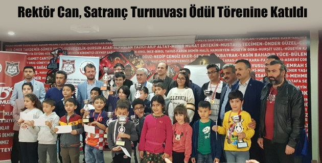 Rektör Can, Satranç Turnuvası Ödül Törenine Katıldı