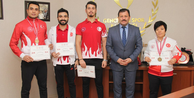 BAŞARILI WUSHU SPORCULARNDAN İL MÜDÜRÜ KABAKCI’YA ZİYARET