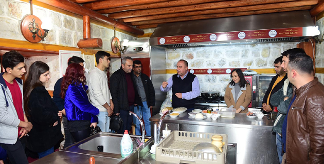 GELECEĞİN ŞEFLERİ MUTFAK MÜZESİNDE