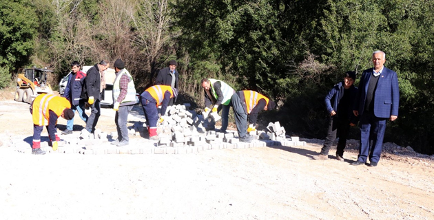 Andırın Mahallelerine 7 bin m2 Parke