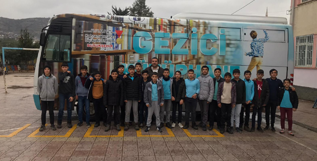 Gezici Halk Kütüphanesi 26 Okula Ulaştı