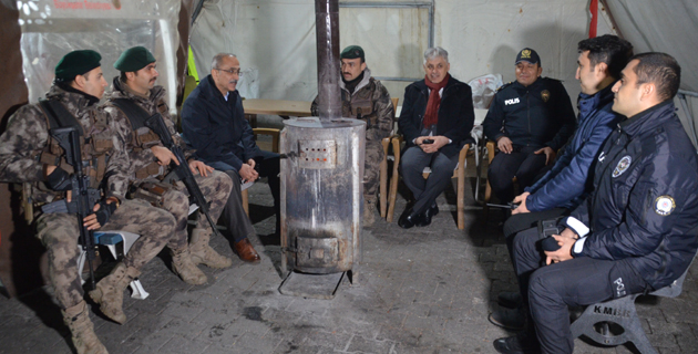 Kahramanmaraş Emniyet Müdürü İnci, yeni yıla polis ziyaretiyle girdi