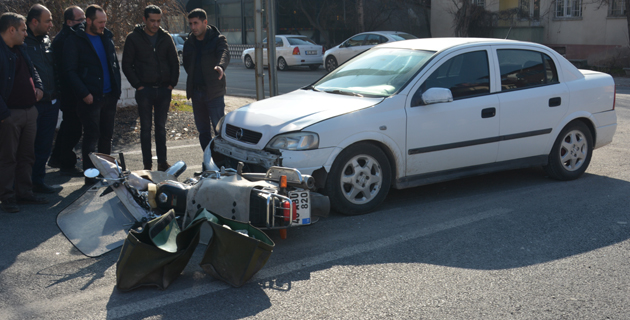 otomobil ile motosiklet çarpıştı: 1 yaralı