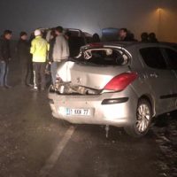 zincirleme kazada 4 araçta hasar oluştu