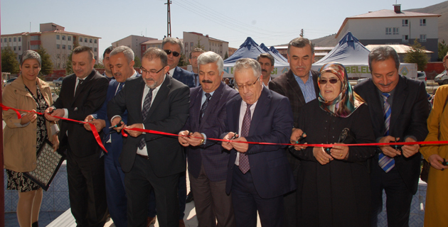 Afşin Belediyesi Bilgi Evi hizmete açıldı