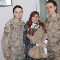 Kahramanmaraş’ta şehit eşlerine ziyaret