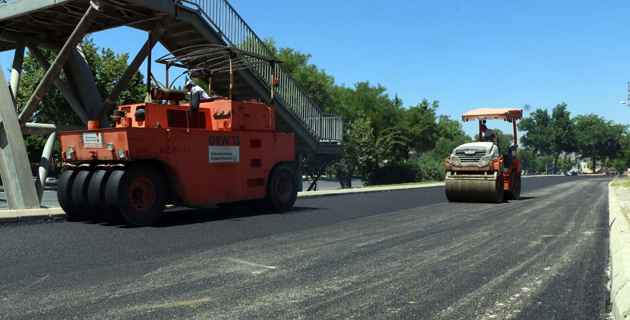 Büyükşehir’den servis yoluna asfalt
