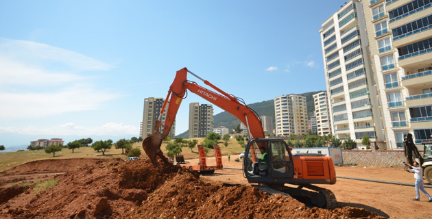 Onikişubat’ta Yeni Yerleşimlerin İçme Suyu Hatları Yapılıyor