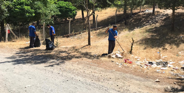 Tarihi Taşköprü’nün etrafı temizlendi