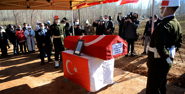 KAHRAMANMARAŞ ŞEHİDİNİ SON YOLCULUĞUNA UĞURLADI