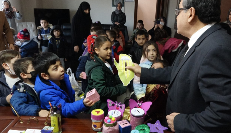 Dulkadiroğu Müftülüğü “Minik Eller Üşümesin” Kampanyası