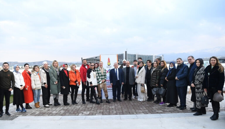 Bakan Ersoy’un eşi Pervin Ersoy ve Rotahane ekibi EXPO 2023’e hayran kaldı