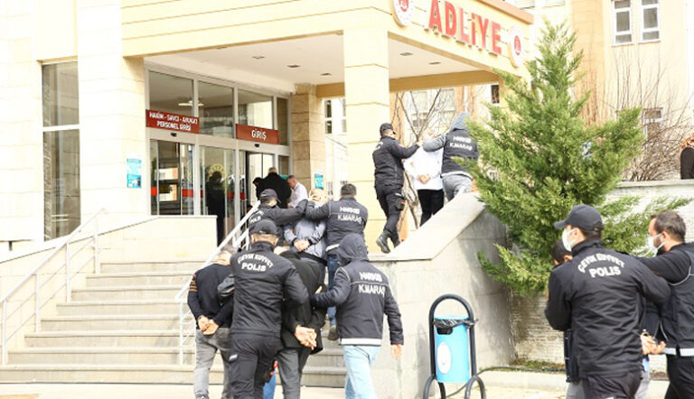 Kahramanmaraş merkezli 3 ilde organize suç örgütüne yönelik operasyonda 12 kişi tutuklandı