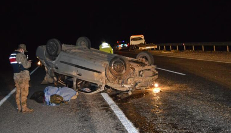 Takla atan otomobildeki 1 çocuk öldü, 5 kişi yaralandı