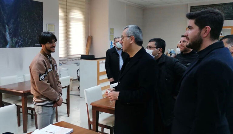 Başkan Güngör Gençlerle Bir Araya Geldi