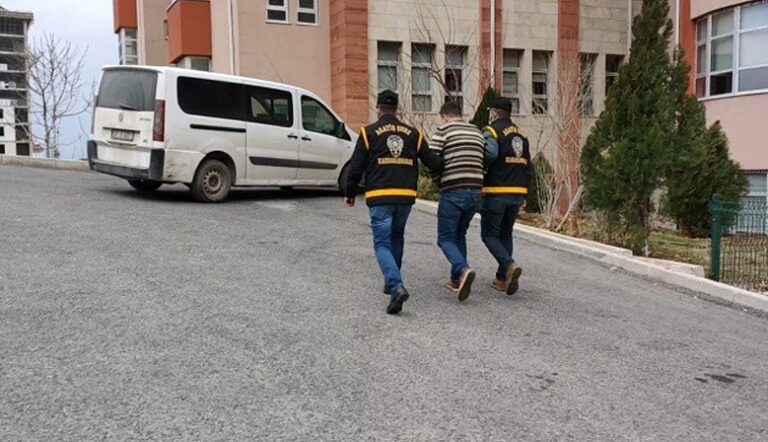 Kahramanmaraş’ta aranan hükümlü, kumar denetiminde yakalandı