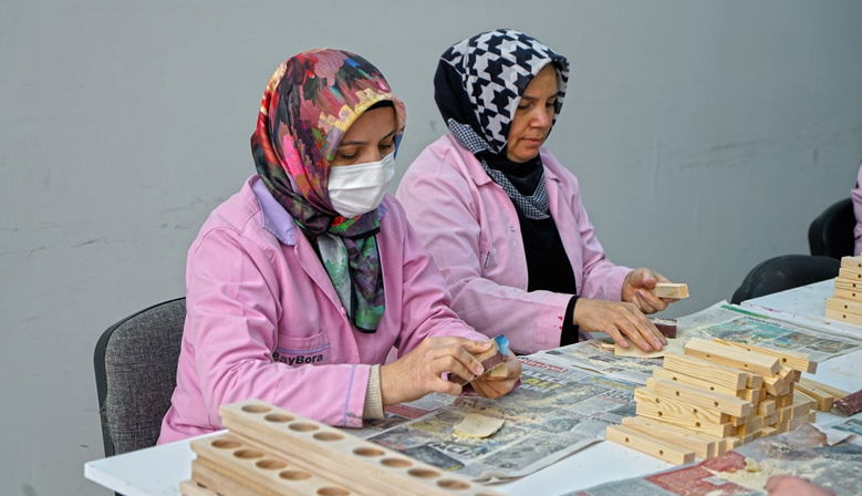 Ahşap Hediyelik Eşya Atölyesi’nde Yeni Dönem