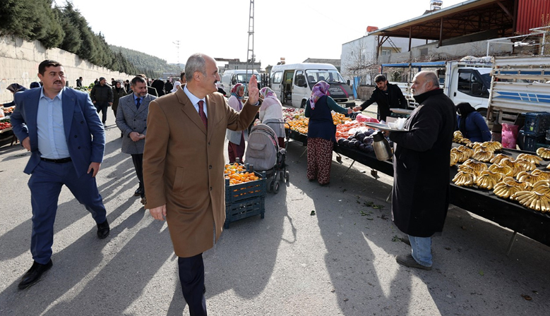 BAŞKAN OKAY’DAN SEMT PAZARI ZİYARETİ