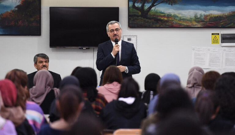 Başkan Güngör Sosyal Bilimler Lisesi Öğrencileriyle Buluştu