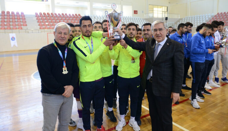 KSÜ’de Dereceye Giren Takımlar Ödüllendirildi