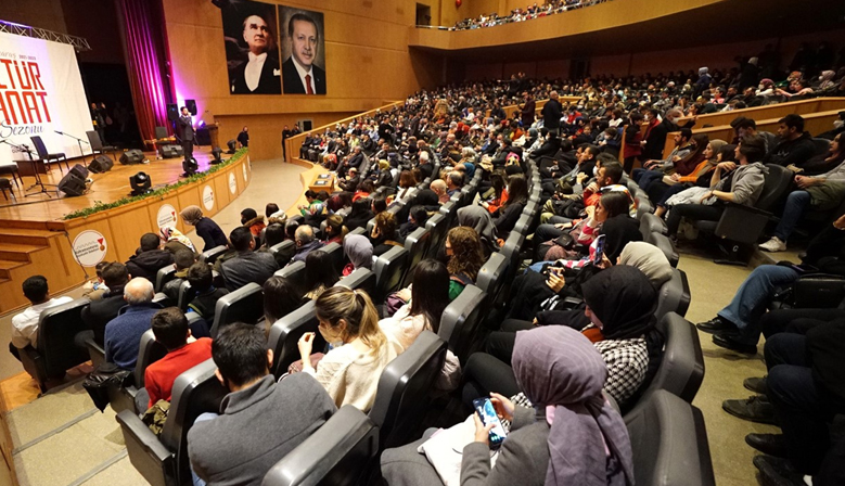 Kahramanmaraş’ta Cengiz Özkan Konserine Yoğun İlgi