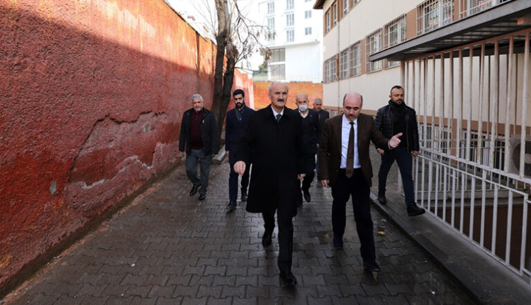 NECATİ OKAY MAHALLELERİMİZİN SORUNLARINI BİR BİR GİDERDİK