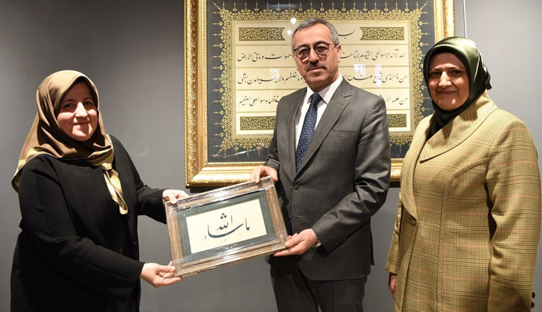 Hayrettin Güngör Hat Sergisi’ni Ziyaret Etti