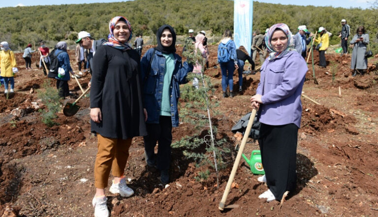 KSÜ 30. Yılında 30 Bin Fidanı Toprakla Buluşturuyor