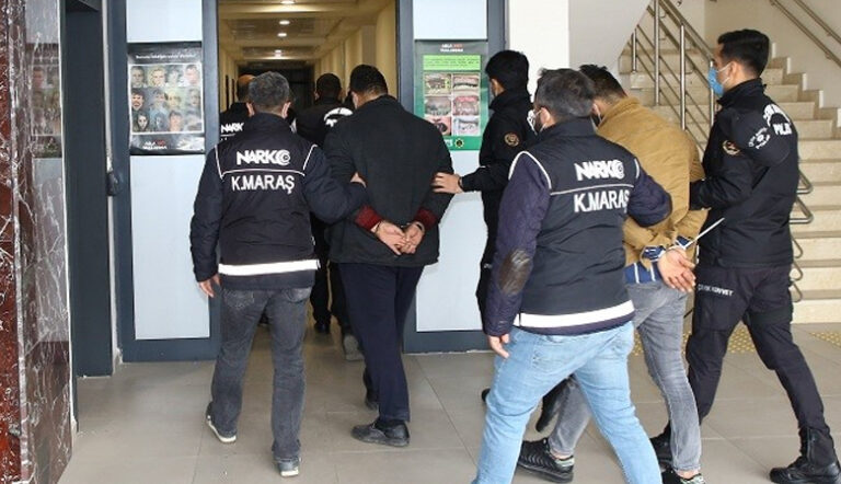 Kahramanmaraş’ta suçüstü yakalanan 12 uyuşturucu satıcısı tutuklandı