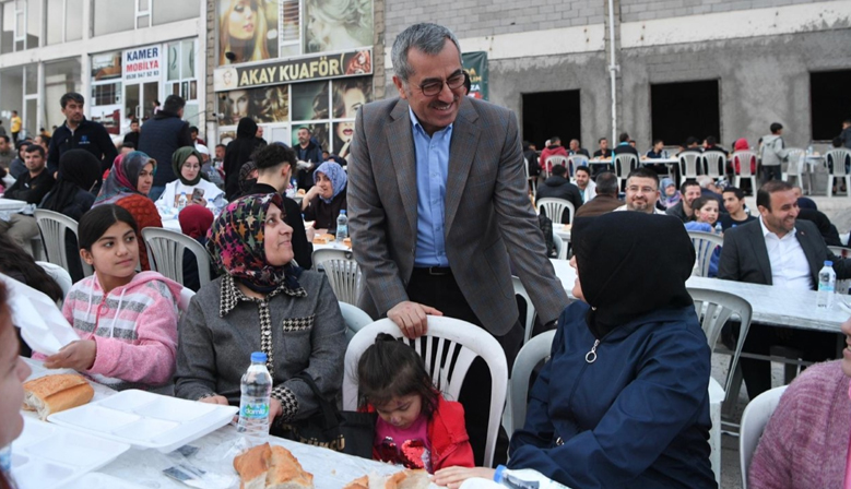 Hayrettin Güngör Mahalle Sakinleriyle İftar Yaptı