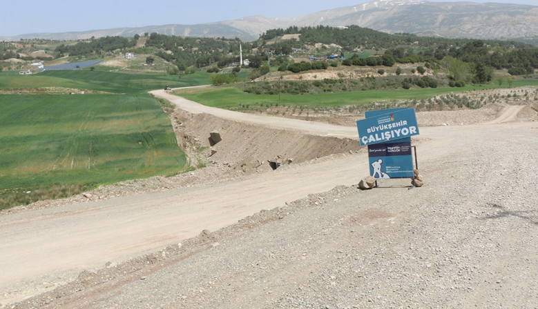 Elmalar – Peynirdere Yolu Büyükşehir’le Yenileniyor