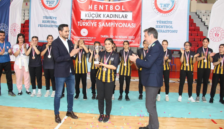 HENTBOL KÜÇÜK KADINLAR TÜRKİYE ŞAMPİYONASI TAMAMLANDI