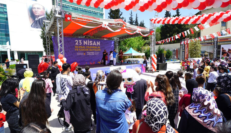 Minikler ‘Çocuk Şenliği’nin Tadını Çıkardı