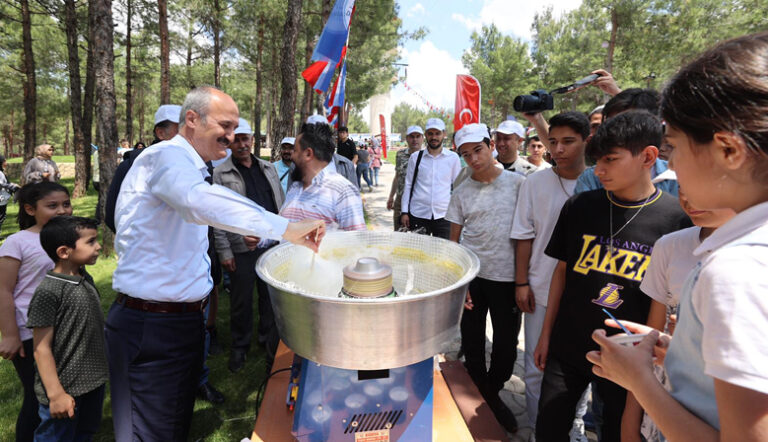 HEYECAN BAHÇESİ’NDE GENÇLİK BULUŞMASI