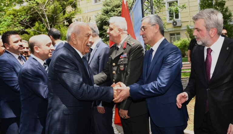 Hayrettin Güngör Vatandaşlarla Bayramlaştı