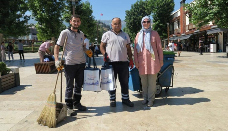 Büyükşehir’den Babalar Günü’nde Anlamlı Ziyaret