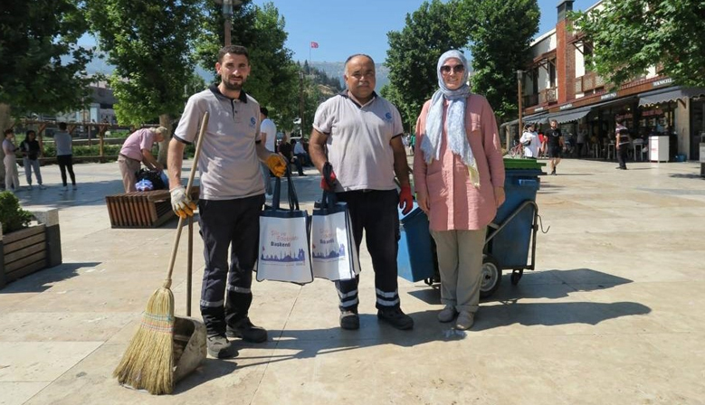 Büyükşehir’den Babalar Günü’nde Anlamlı Ziyaret