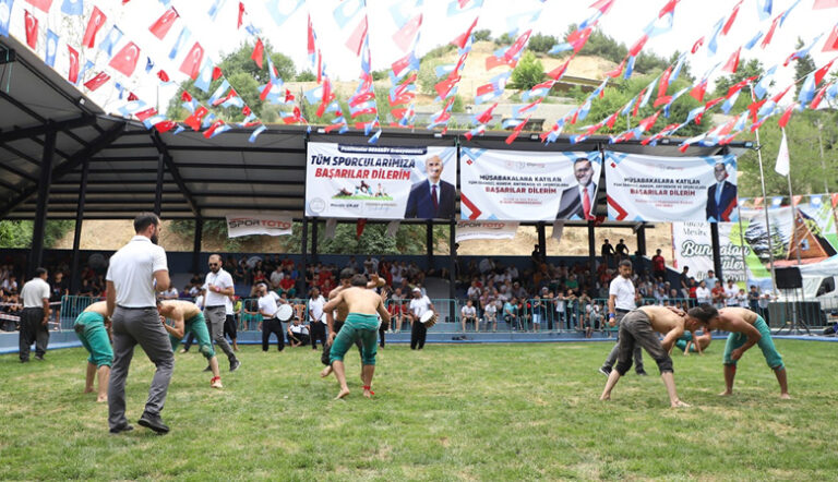 TÜRKİYE GÜREŞ ŞAMPİYONASI DULKADİROĞLU’NDA BAŞLADI