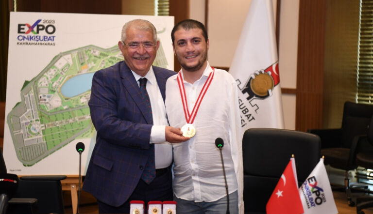 Başkan Mahçiçek, Dünya ve Avrupa Şampiyonu Beytullah Eroğlu ile bir araya geldi