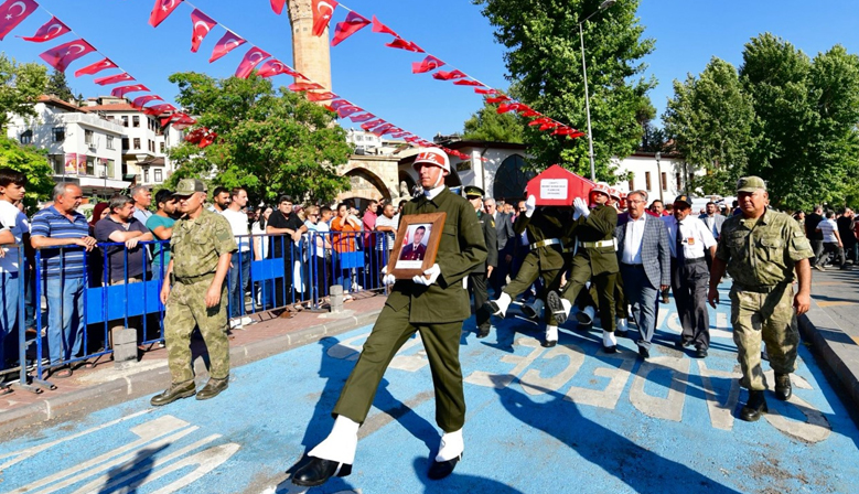 Şehit Keçe’nin Naaşı Toprağa Verildi