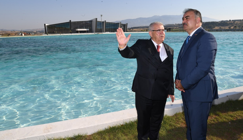 Azerbaycan’ın Ankara Büyükelçisi Reşat Memmedov EXPO 2023’e hayran kaldı