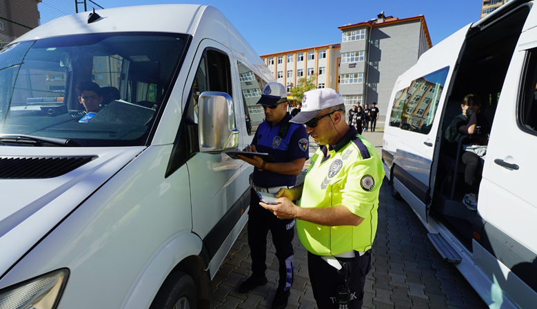 Büyükşehir Zabıtası’ndan Öğrenci Servislerine Sıkı Denetim