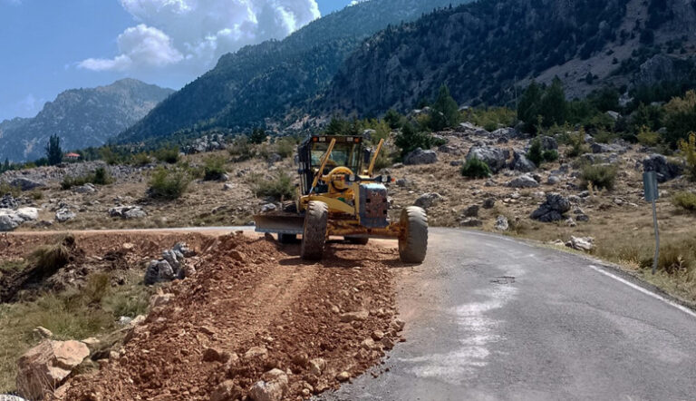 Fırnız’ın Sarp Yollarında Ulaşım Kolaylaşıyor