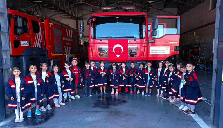 Üniformalarını Giyen Minik İtfaiyeciler Görev Başına Geçti