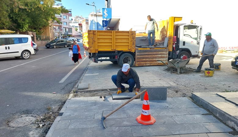 Göksun’un En İşlek Arterinde Yaya Yolları Yenilendi