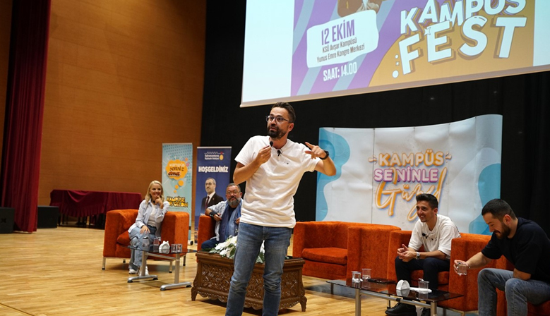 Kampüs Fest’in İlk Gününde Ünlüler Geçidi