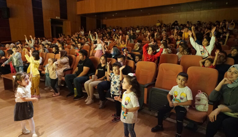 Minikler ‘Minik Macera’ Oyununa Yoğun İlgi Gösterdi