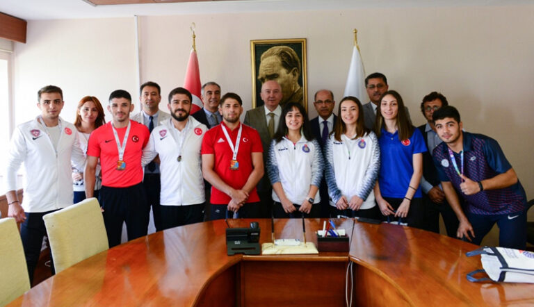 Rektör Yasım, Ödüllü Sporcularımızı Ağırladı